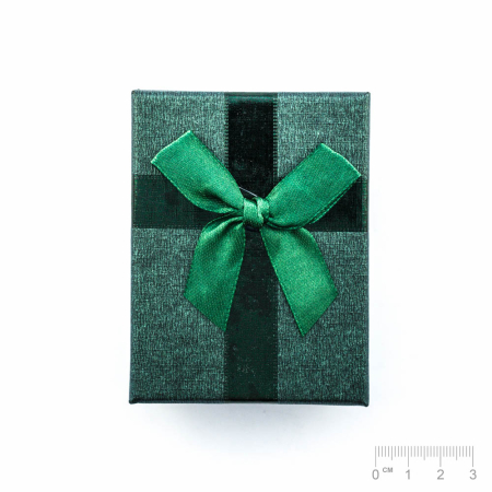 Boîte cadeau avec ruban vert foncé
