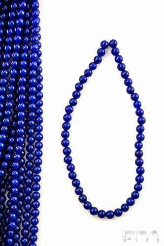 Strang Serpentin königsblau gefärbt Kugel