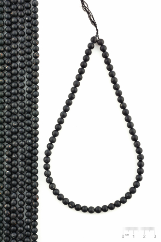 Rang Tourmaline noir avec inclusions de Quartz ou Mica boule
